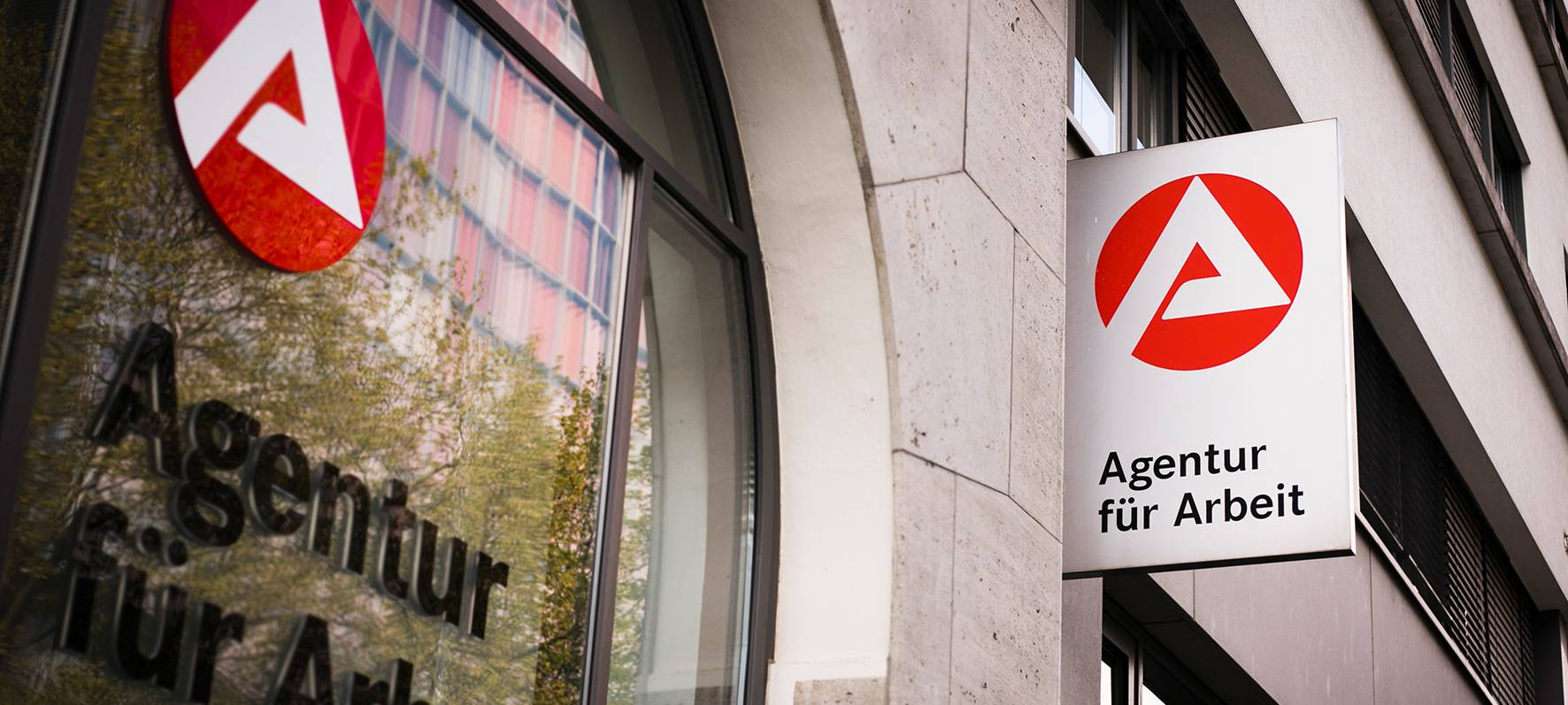 Mehr Arbeitslose, aber auch mehr neue Jobs