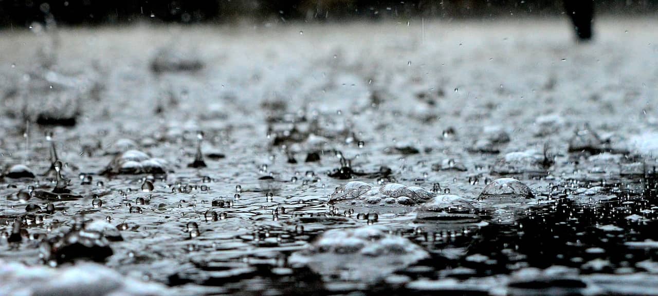 Wetterdienst warnt vor Dauerregen und Sturmböen