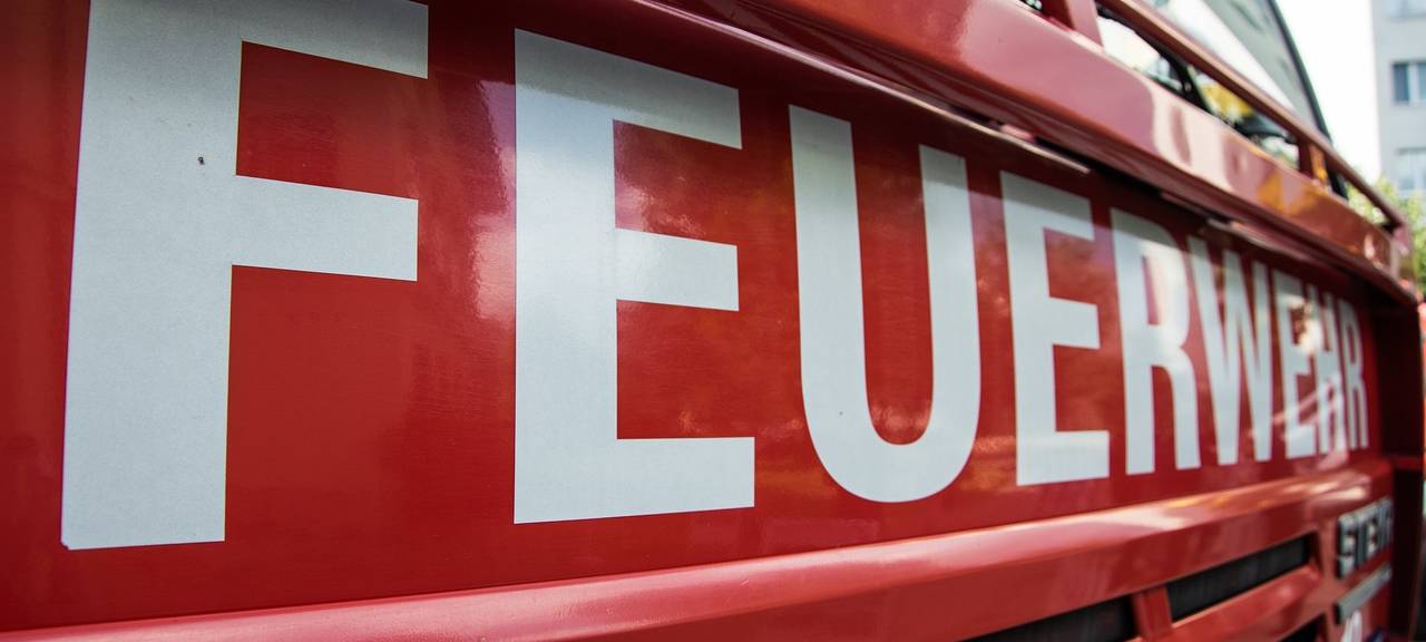 Mann lebensgefährlich verletzt: Dachstuhlbrand in Aachen