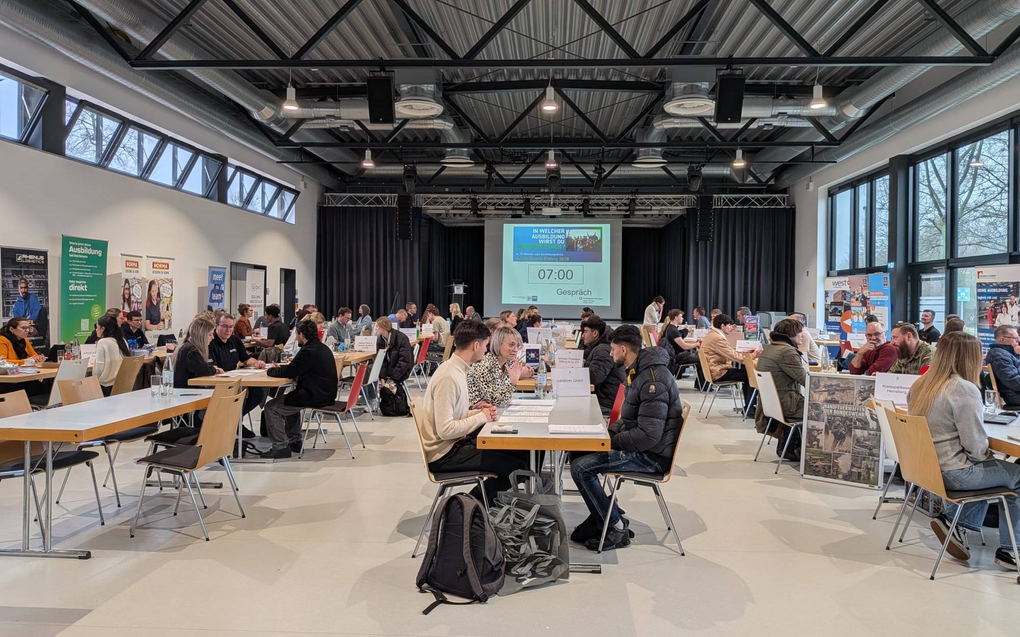 IHK Aachen: Azubi-Speed-Dating in Düren und Aachen