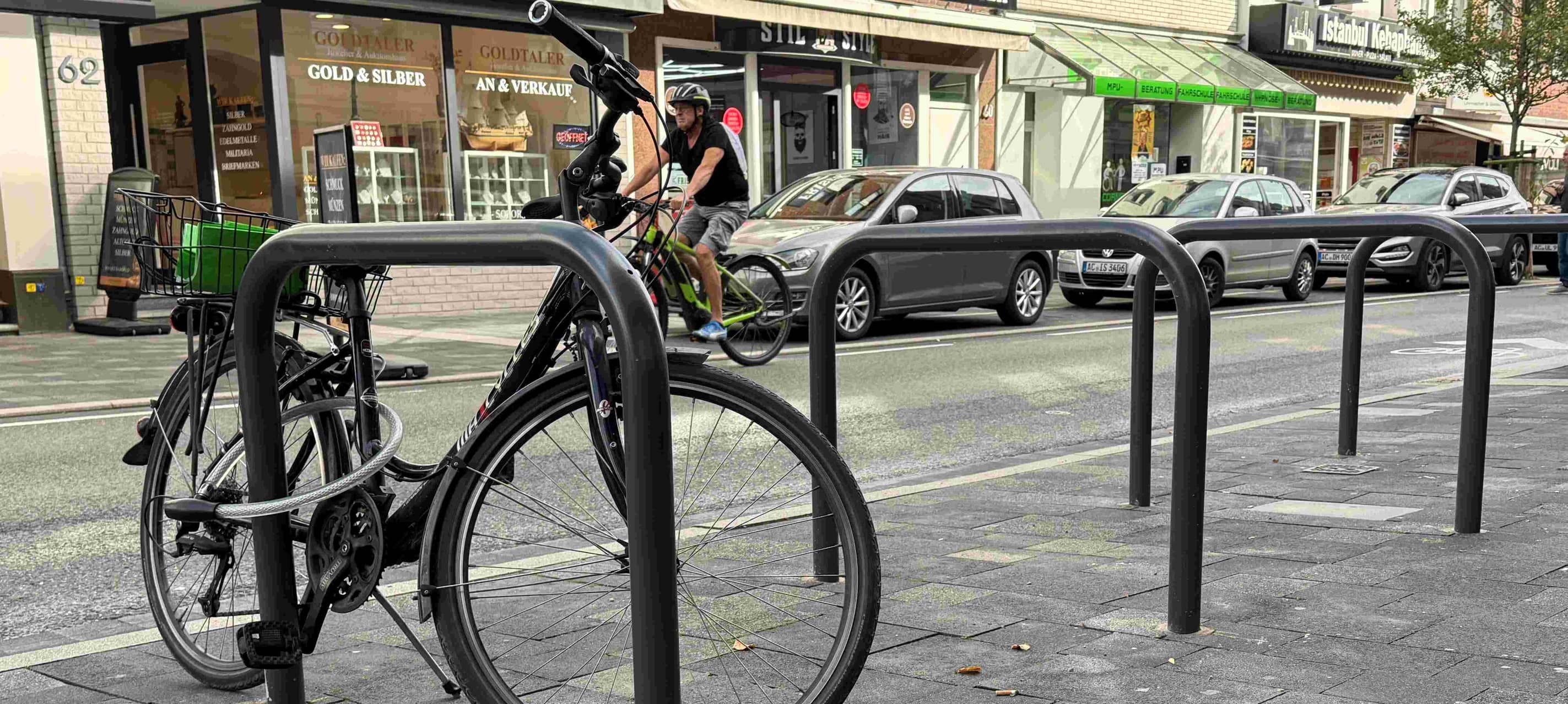 Würselen: Neue Fahrradbügel in der Kaiserstraße